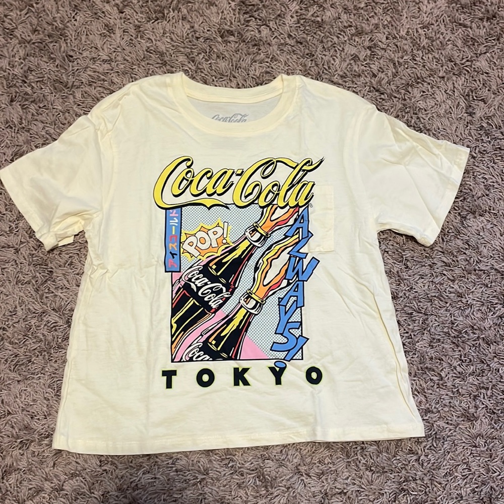 Target yellow Coca Cola short sleeve shirt Size small